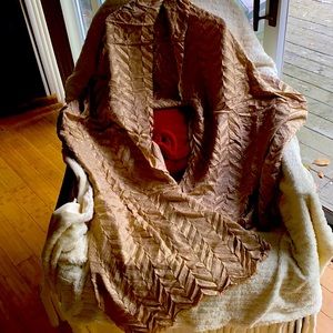 Gold Shimmer Extra Large Extra Long Shawl NeverUsed Italian Designer